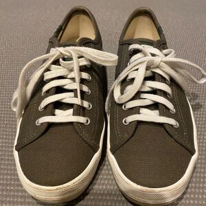 Women’s Casual Canvas Sneakers